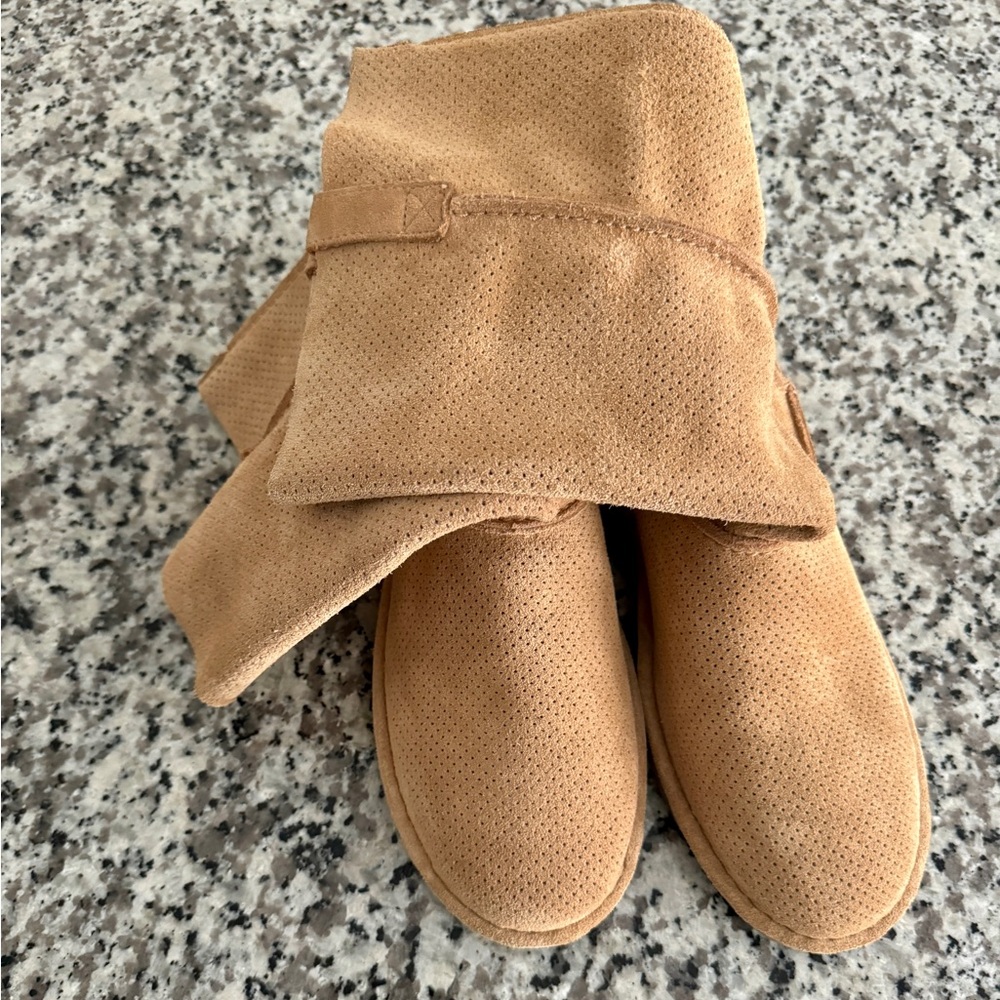 Ugg classic tall unlined and perforated boots - Picture 2 of 7